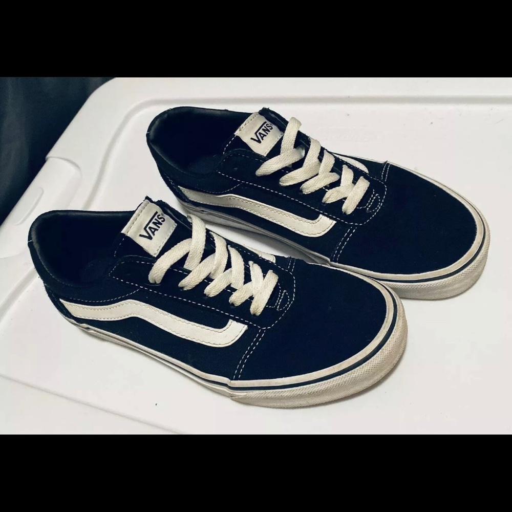 Black Vans Sneakers